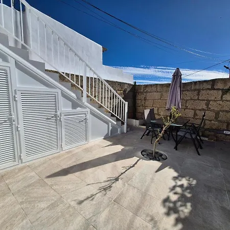 アパート An Oasis In The Middle Of Spanish Style