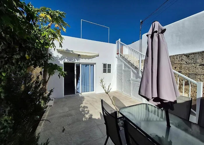 An Oasis In The Middle Of Spanish Style Apartament La Sabinita